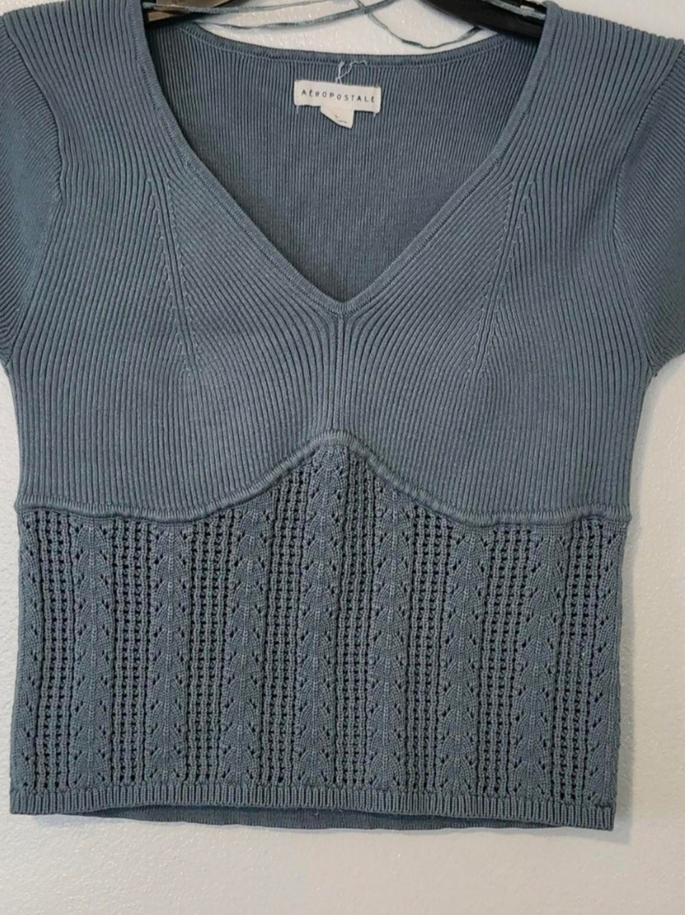 Aeropostale Women's Slate Blue Short‑Sleeve V‑Neck Knit Top